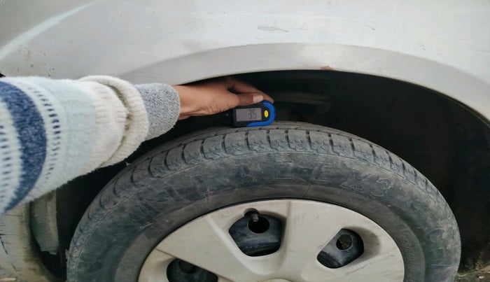 2010 Maruti Ritz VXI, Petrol, Manual, 2,93,465 km, tyre