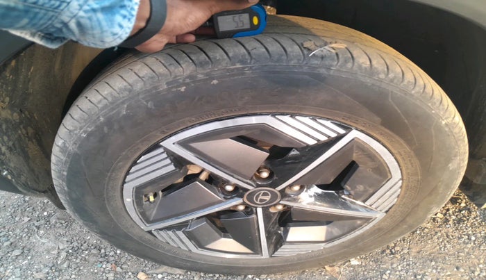 2024 Tata NEXON Creative Plus 1.2 iCNG, Petrol, Manual, 18,201 km, tyre