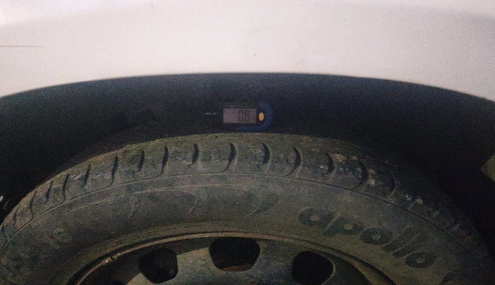 2016 Nissan Terrano XE (D), Diesel, Manual, 1,19,808 km, tyre