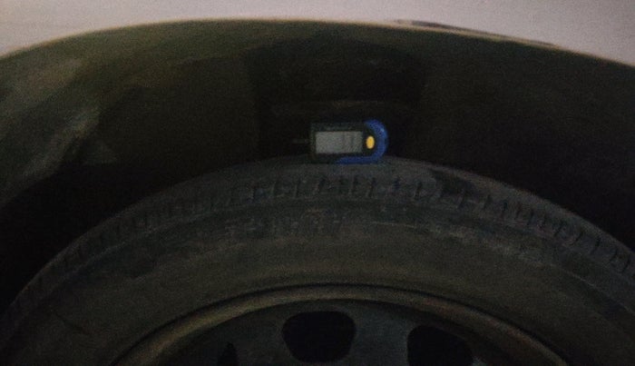 2016 Nissan Terrano XE (D), Diesel, Manual, 1,19,808 km, tyre