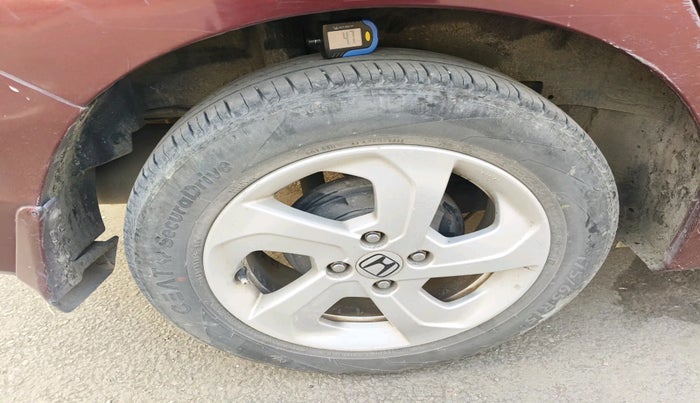 2014 Honda City 1.5L I-VTEC V MT, Petrol, Manual, 1,19,873 km, tyre