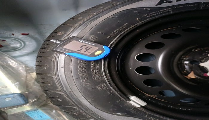 2018 Hyundai Grand i10 SPORTZ AT 1.2 KAPPA VTVT, Petrol, Automatic, 34,193 km, tyre