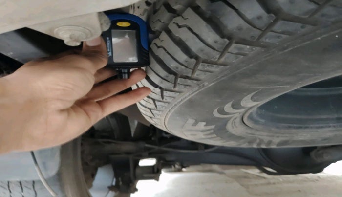 2017 Ford Endeavour TITANIUM 3.2 4X4 AT, Diesel, Automatic, 1,22,380 km, tyre