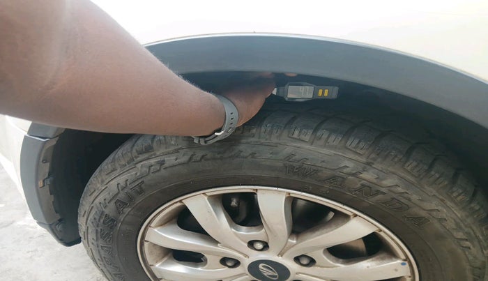 2018 Mahindra XUV500 W9 AT, Diesel, Automatic, 65,345 km, tyre