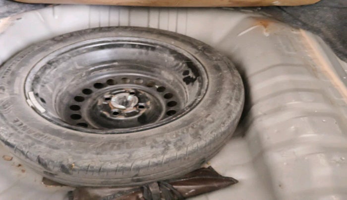 2012 Honda City 1.5L I-VTEC V AT SUNROOF, Petrol, Automatic, 1,35,868 km, tyre