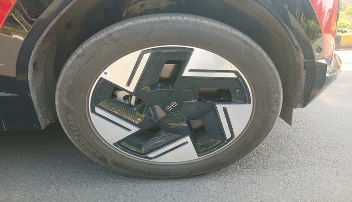 2025 Mahindra BE 6e Pack Three, Electric, Automatic, 7,711 km, tyre