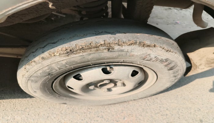 2016 Maruti Eeco 5 STR WITH A/C+HTR CNG, Petrol, Manual, 1,99,973 km, tyre