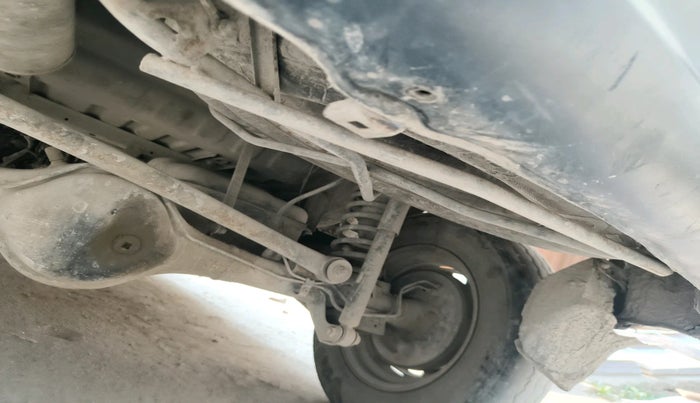 2016 Maruti Eeco 5 STR WITH A/C+HTR CNG, Petrol, Manual, 1,99,973 km, tyre