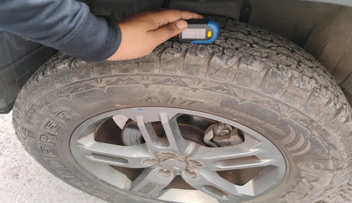 2023 Mahindra Thar LX P 2WD AT HT, Petrol, Automatic, 9,741 km, tyre