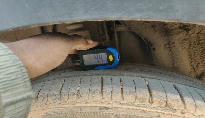 2020 Renault TRIBER RXZ, Petrol, Manual, 46,324 km, tyre