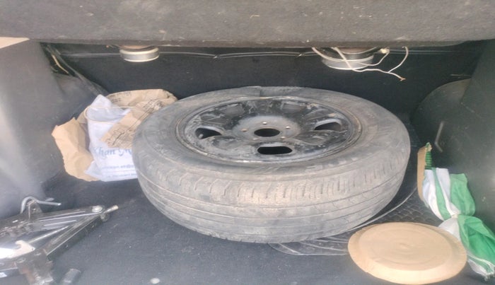 2012 Renault Duster 85 PS RXL DIESEL, Diesel, Manual, 1,37,158 km, tyre