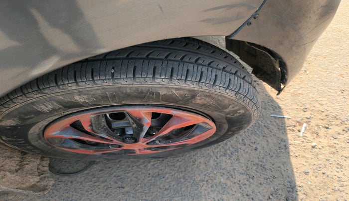 2013 Hyundai i10 ERA 1.1, Petrol, Manual, 93,459 km, tyre