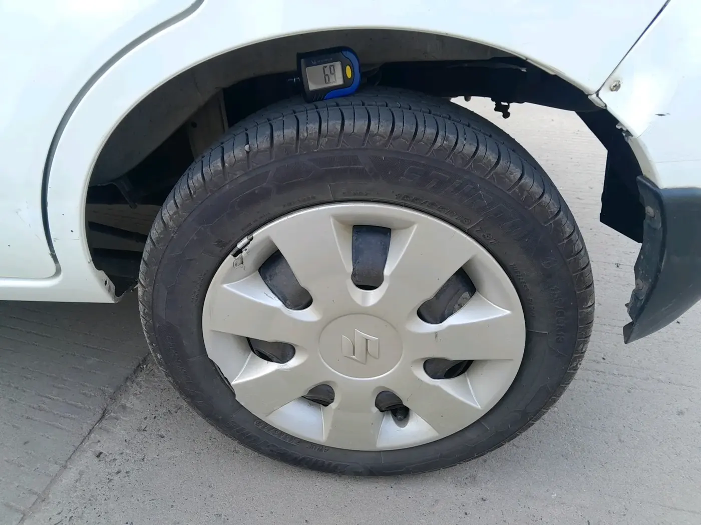 2016 Maruti Alto K10 VXI, Petrol, Manual, 60,858 km, tyre