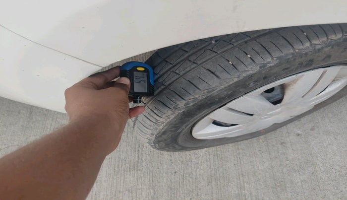 2020 Maruti Alto VXI, Petrol, Manual, 20,498 km, tyre