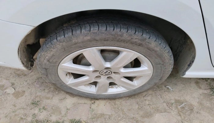 2011 Volkswagen Vento HIGHLINE DIESEL 1.6, Diesel, Manual, 1,22,261 km, tyre