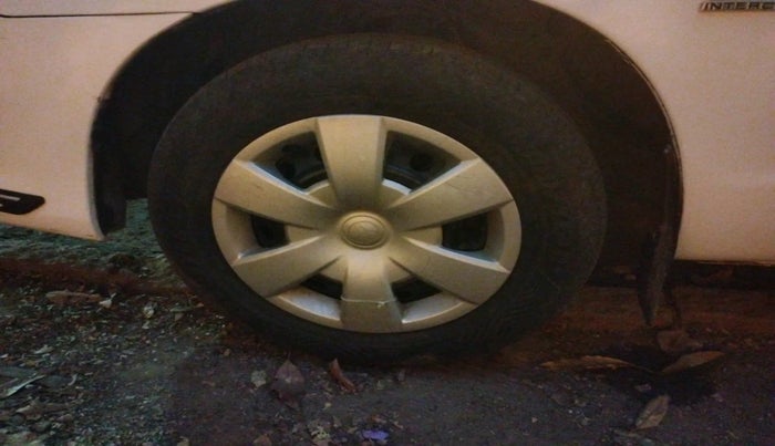 2011 Toyota Innova 2.5 G4 7 STR, Diesel, Manual, 1,41,715 km, tyre