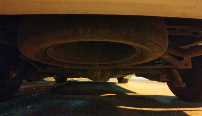 2011 Toyota Innova 2.5 G4 7 STR, Diesel, Manual, 1,41,715 km, tyre