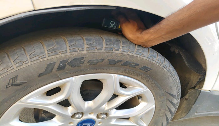 2015 Ford Ecosport TITANIUM 1.5L DIESEL, Diesel, Manual, 1,33,595 km, tyre