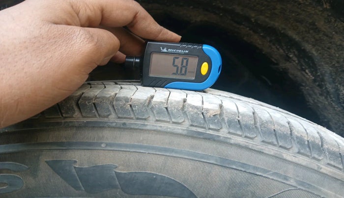 2016 Nissan Terrano XV D THP 110 PS, Diesel, Manual, 1,80,426 km, tyre