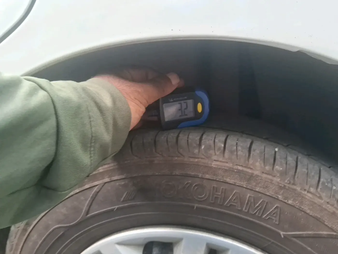 2018 Maruti Dzire VXI, Petrol, Manual, 49,111 km, tyre