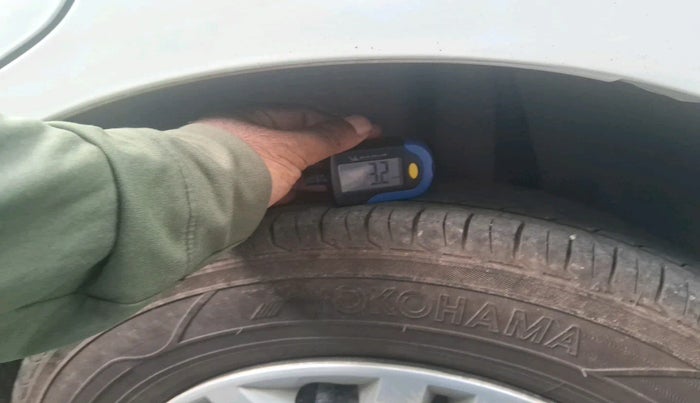 2018 Maruti Dzire VXI, Petrol, Manual, 49,111 km, tyre