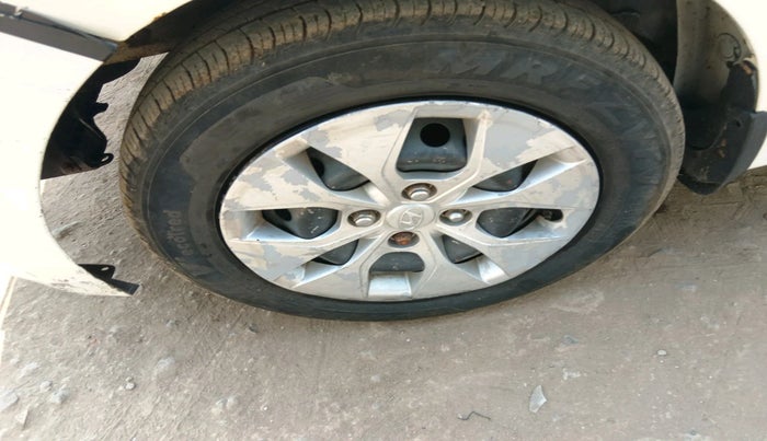 2017 Hyundai Xcent S 1.2 CRDI, Diesel, Manual, 55,000 km, tyre