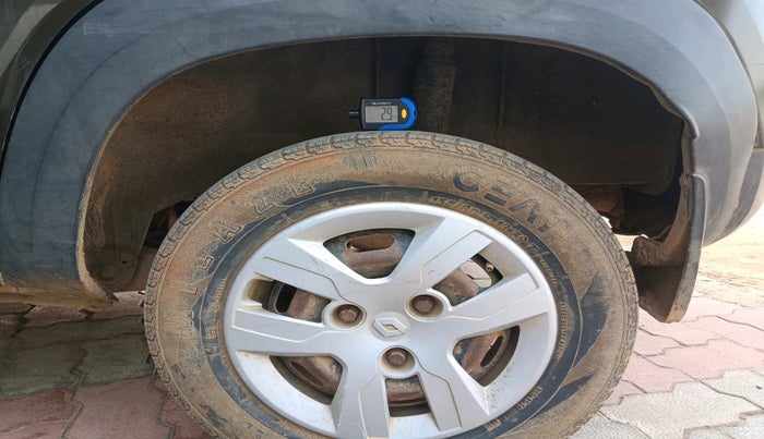 2017 Renault Kwid RXL, Petrol, Manual, 76,063 km, tyre