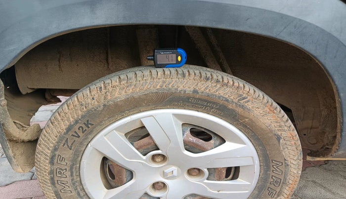 2017 Renault Kwid RXL, Petrol, Manual, 76,063 km, tyre