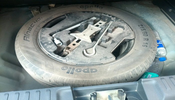 2017 Maruti Vitara Brezza ZDI PLUS, Diesel, Manual, 74,508 km, tyre