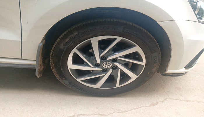 2022 Volkswagen Polo COMFORTLINE 1.0L TSI, Petrol, Manual, 86,248 km, tyre