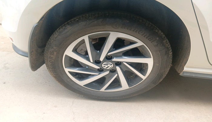 2022 Volkswagen Polo COMFORTLINE 1.0L TSI, Petrol, Manual, 86,248 km, tyre