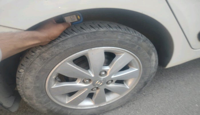 2014 Hyundai Xcent SX 1.2, Petrol, Manual, 1,15,406 km, tyre