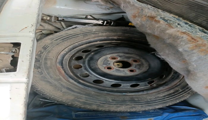 2011 Toyota Etios G, Petrol, Manual, 77,607 km, tyre