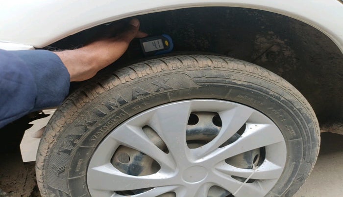 2011 Toyota Etios G, Petrol, Manual, 77,607 km, tyre