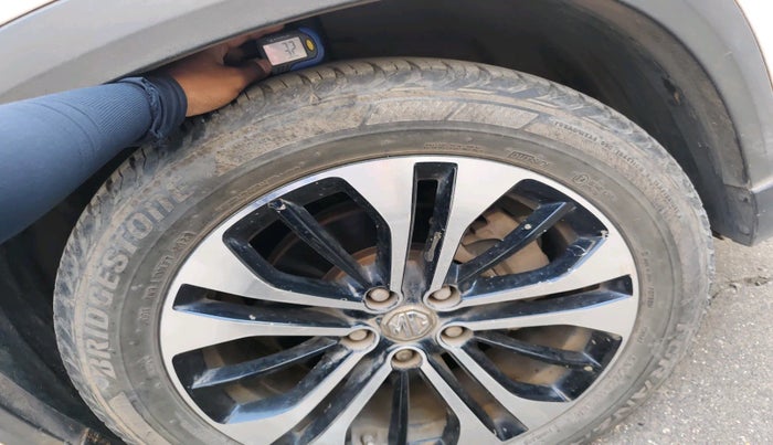 2021 MG HECTOR PLUS SHARP 1.5 PETROL TURBO DCT 6-STR, Petrol, Automatic, 60,041 km, tyre