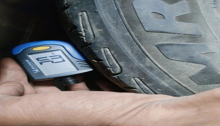 2011 Hyundai i10 MAGNA 1.2, Petrol, Manual, 1,19,093 km, tyre