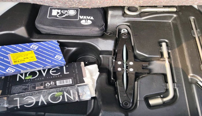 2024 Tata PUNCH EV EMPOWERED 3.3, Electric, Automatic, 15,522 km, tyre