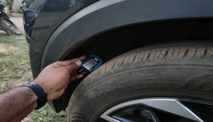 2024 KIA SONET HTK 1.2 PETROL MT, Petrol, Manual, 4,216 km, tyre