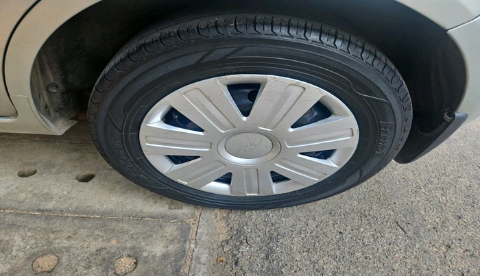 2012 Ford Figo ZXI 1.4 DIESEL, Diesel, Manual, 1,27,105 km, tyre