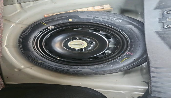 2012 Ford Figo ZXI 1.4 DIESEL, Diesel, Manual, 1,27,105 km, tyre