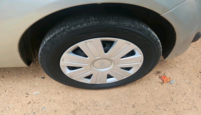 2012 Ford Figo ZXI 1.4 DIESEL, Diesel, Manual, 1,27,105 km, tyre