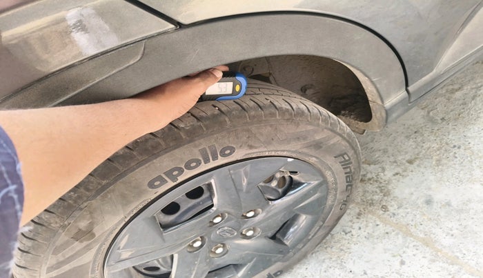 2024 Hyundai VENUE S(O) 1.2, Petrol, Manual, 21,413 km, tyre