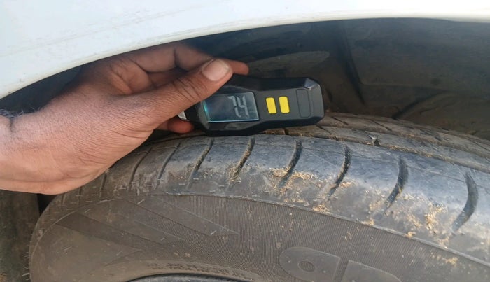 2018 Maruti Swift VDI, Diesel, Manual, 1,03,407 km, tyre