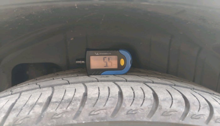 2021 Mahindra XUV300 W8 1.2 PETROL, Petrol, Manual, 5,809 km, tyre