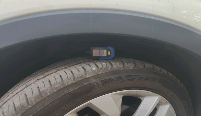 2021 Mahindra XUV300 W8 1.2 PETROL, Petrol, Manual, 5,809 km, tyre