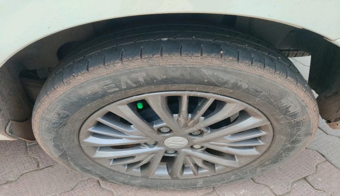 2021 Maruti Ertiga VXI SHVS, Petrol, Manual, 47,105 km, tyre