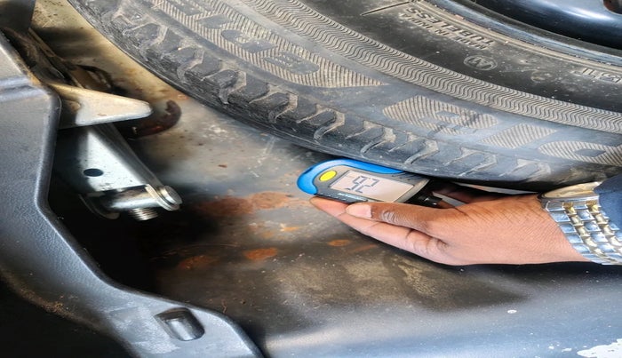 2018 Maruti Dzire VXI, Petrol, Manual, 83,855 km, tyre