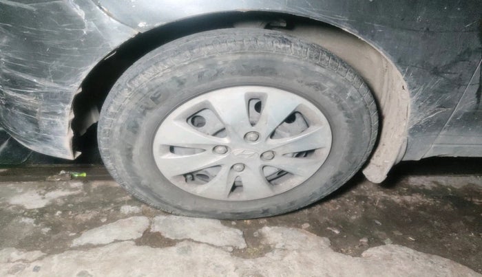 2010 Hyundai i10 MAGNA 1.2, Petrol, Manual, 1,39,672 km, tyre