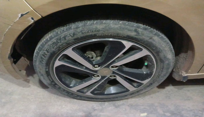 2020 Tata ALTROZ XZ PETROL, Petrol, Manual, 50,430 km, tyre