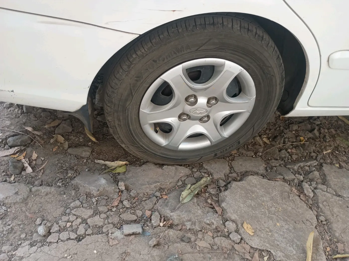 2011 Hyundai Accent GLE, Petrol, Manual, 60,376 km, tyre